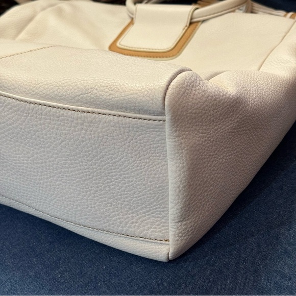 HOBO Large Leather Sheila Satchel NWT - Picture 11 of 15